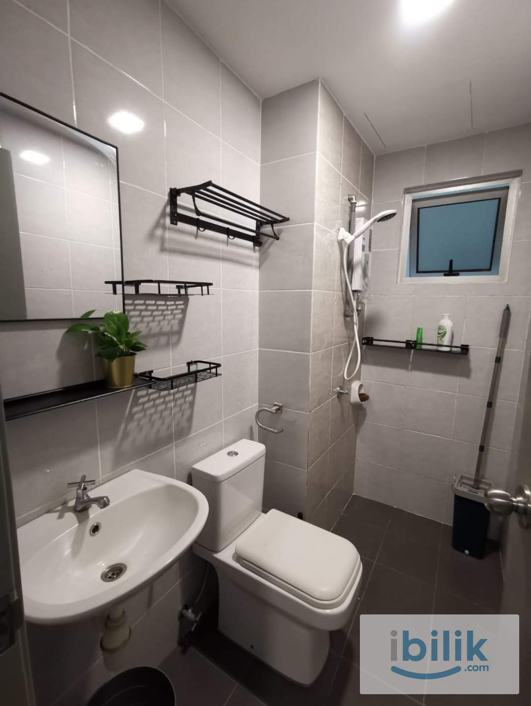 Middle Room at The Edge Residence near USJ1, fully furnished - Image 4