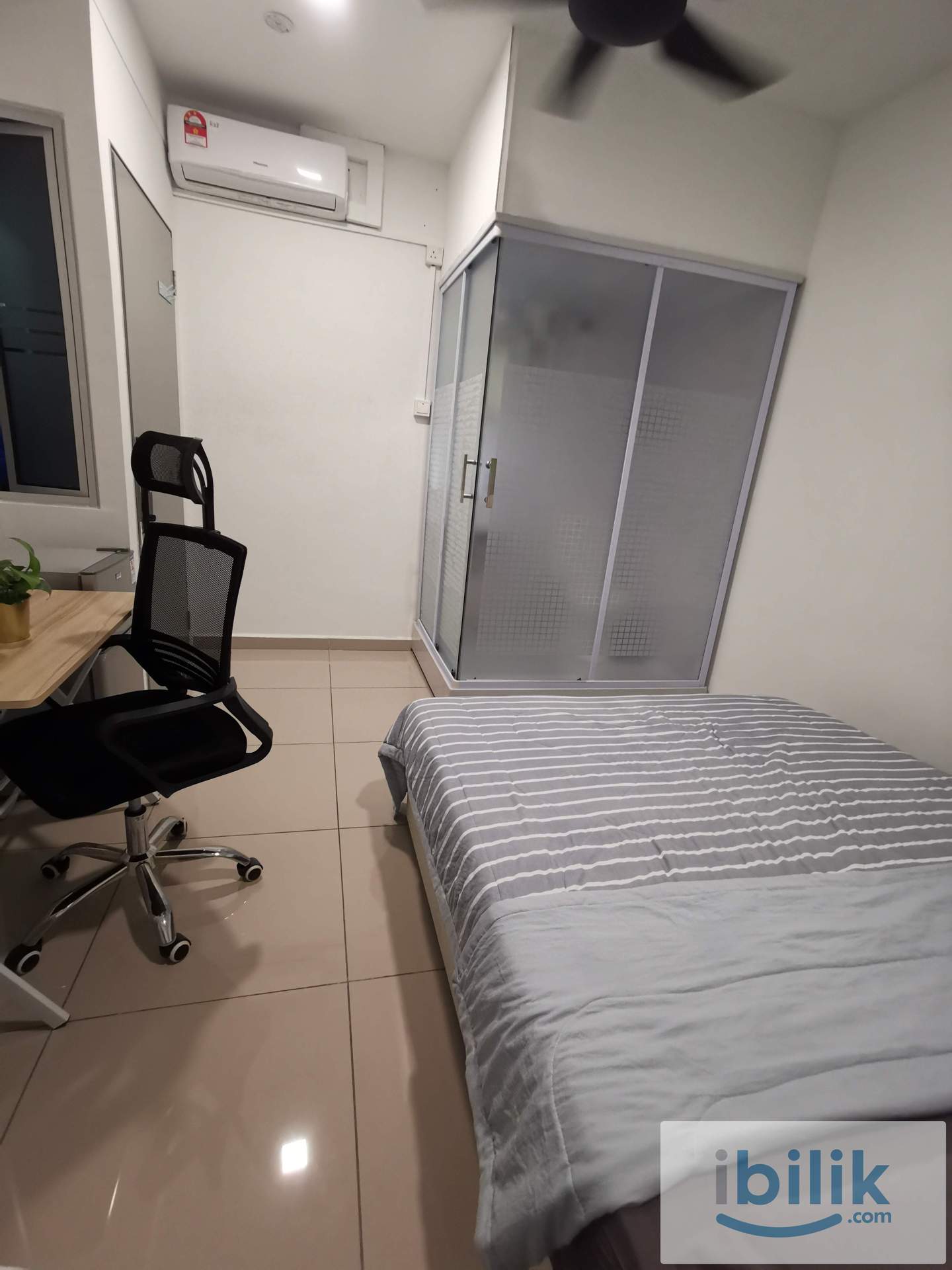Subang Jaya-Middle Room with Toilet - Image 6