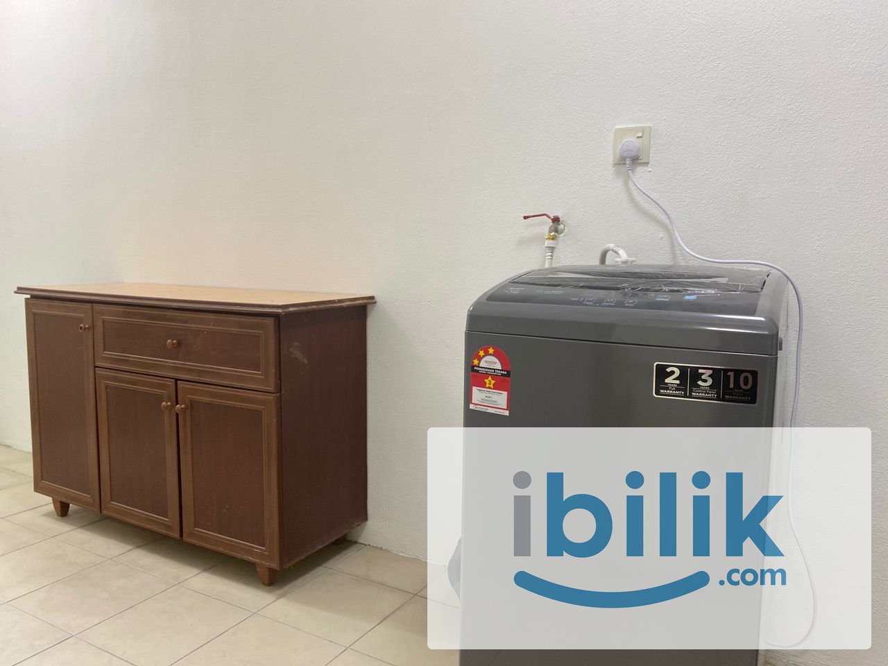 CASA TROPICANA SINGLE ROOM WITH PRIVATE BATH  - Image 2