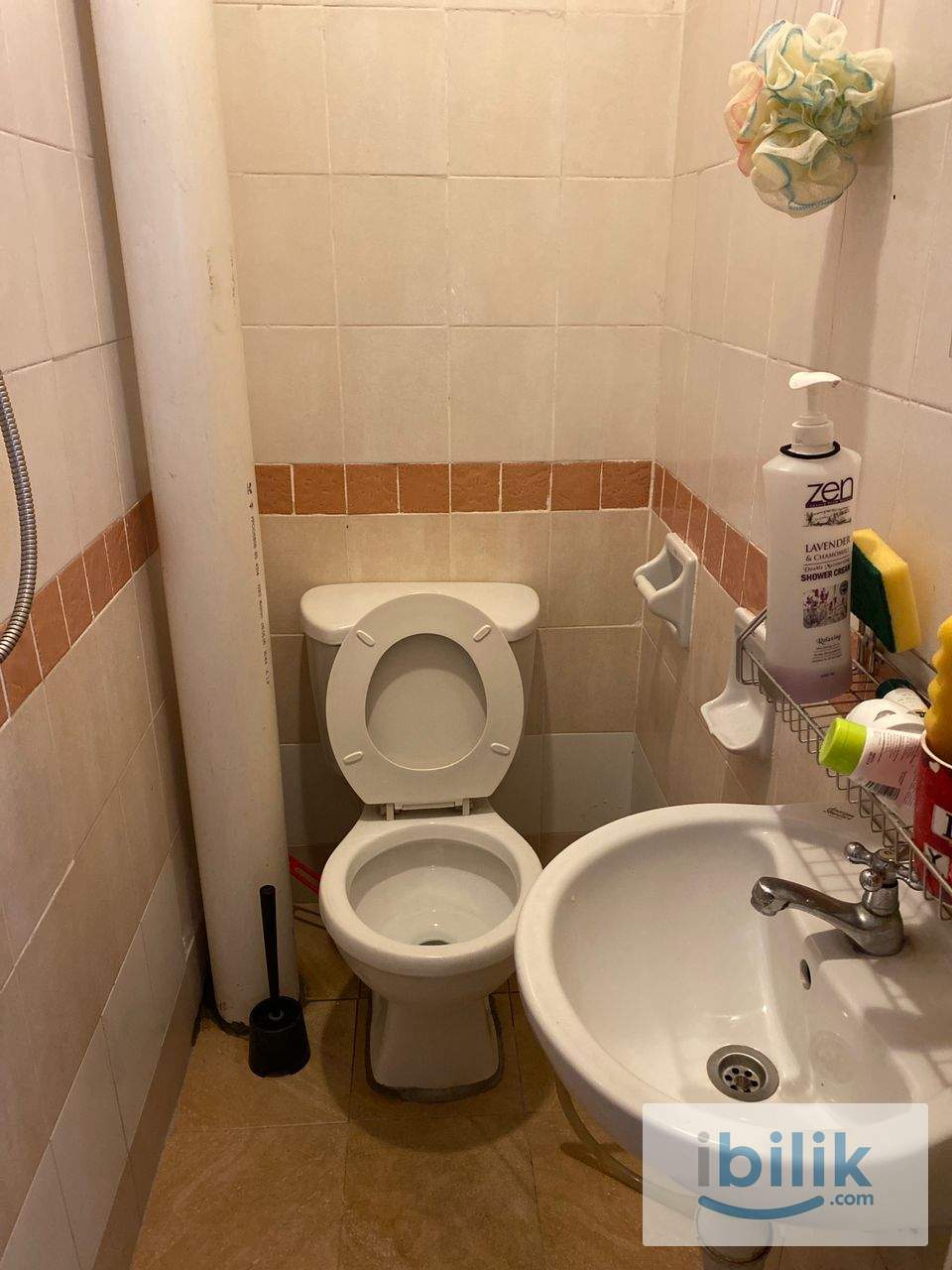 CASA INDAH 1 BALCONY MEDIUM ROOM FOR RENT  - Image 3