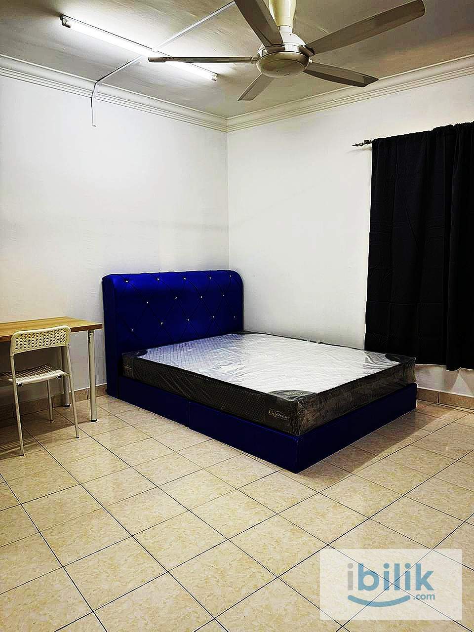 PALM SPRING MIX GENDER MASTER BEDROOM FULLY FURNISHED MRT STATION  - Image 5