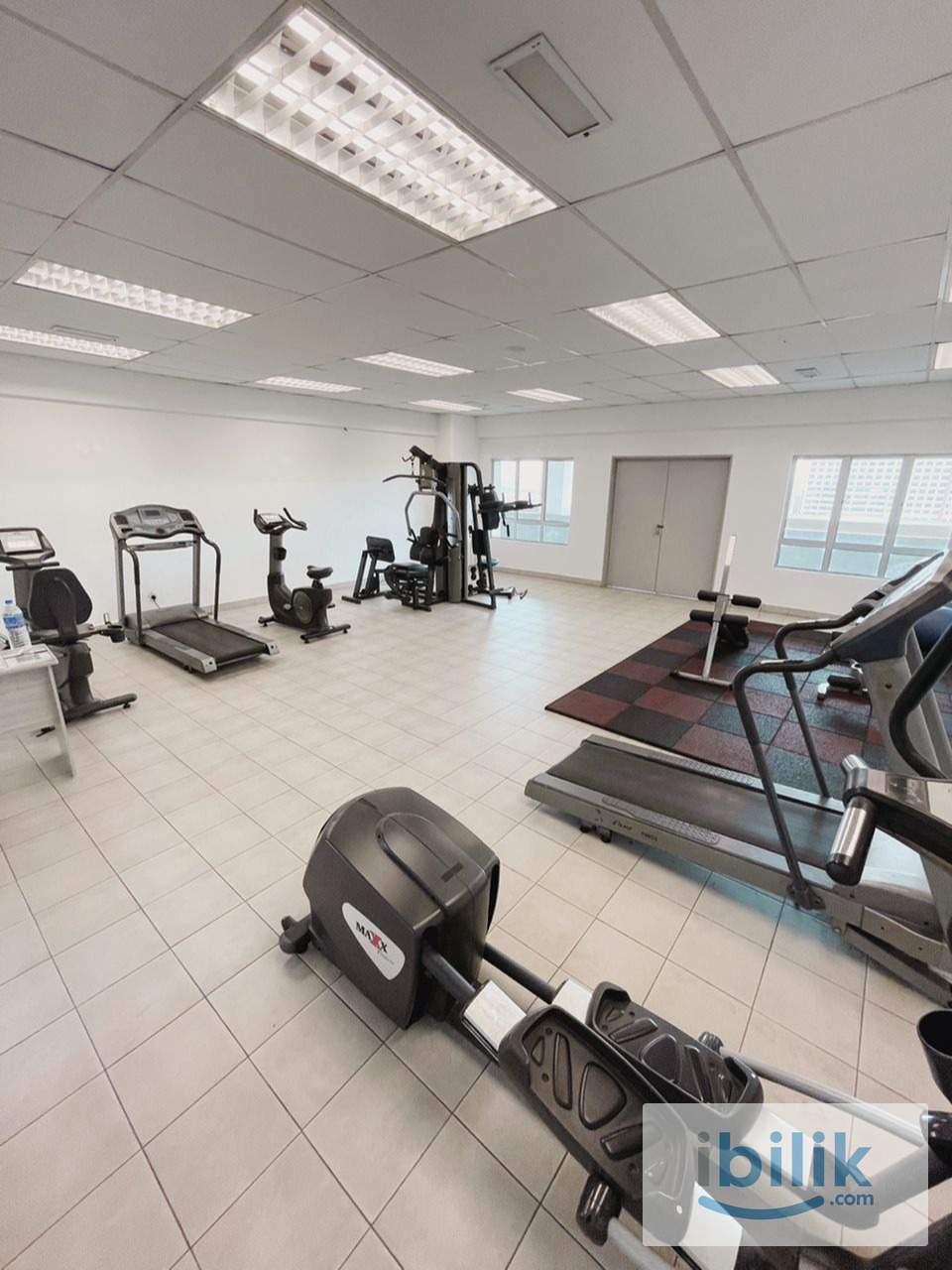 Medium Room - Image 7