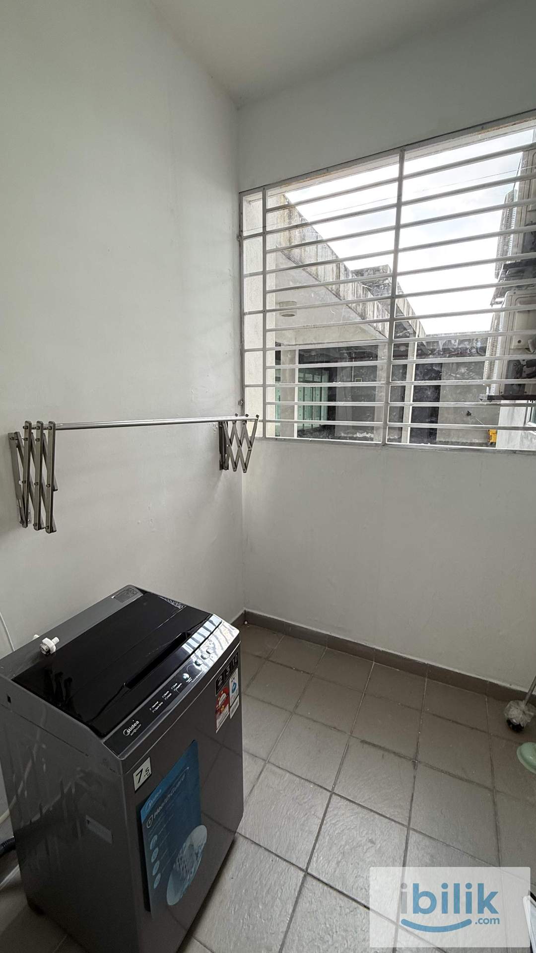 Newly set up master room for rent  - Image 5