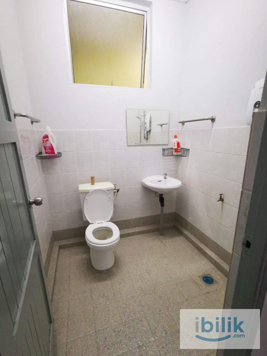 Room For Rent - Image 2