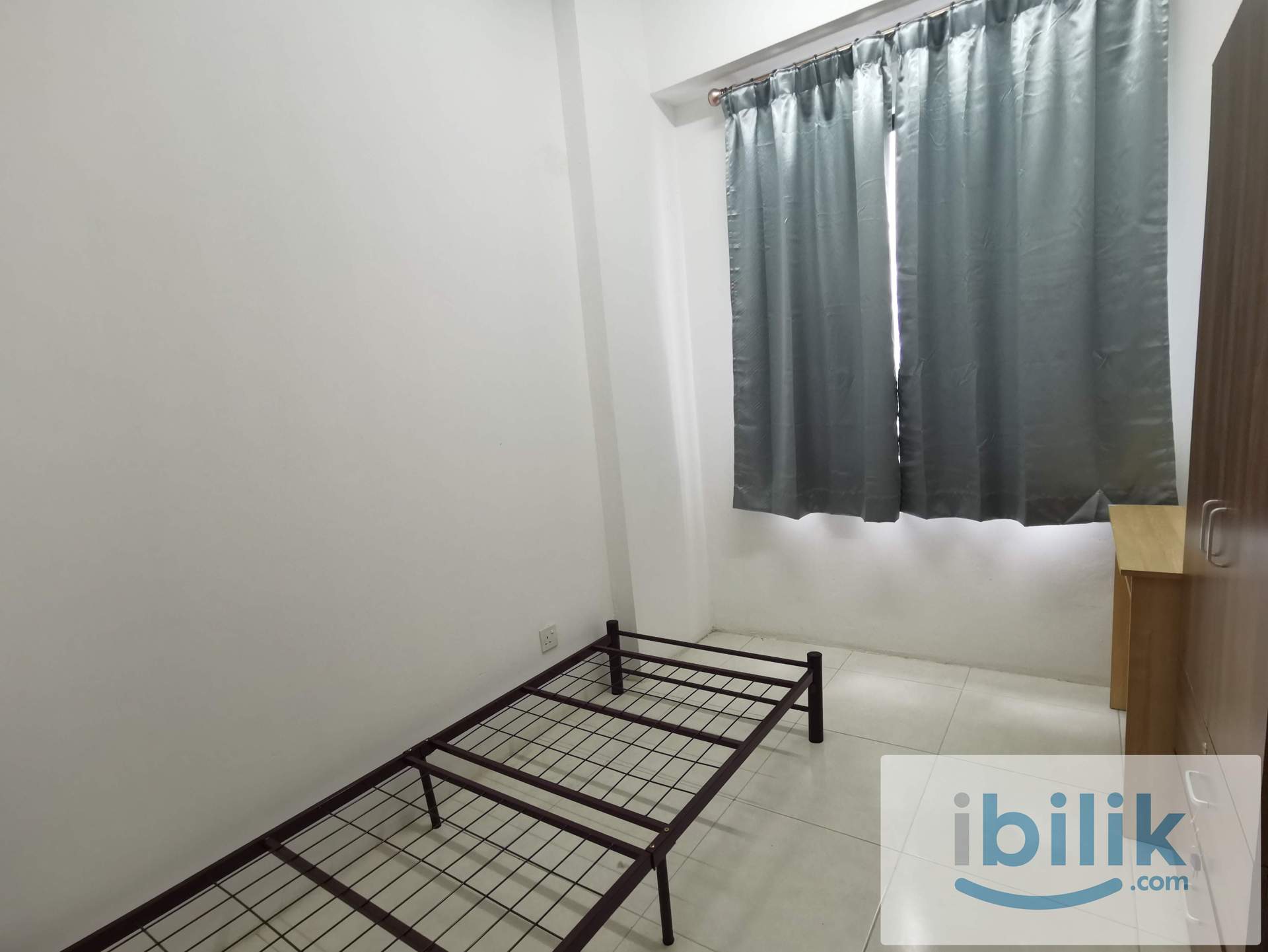 ROOM FOR RENT - Image 1