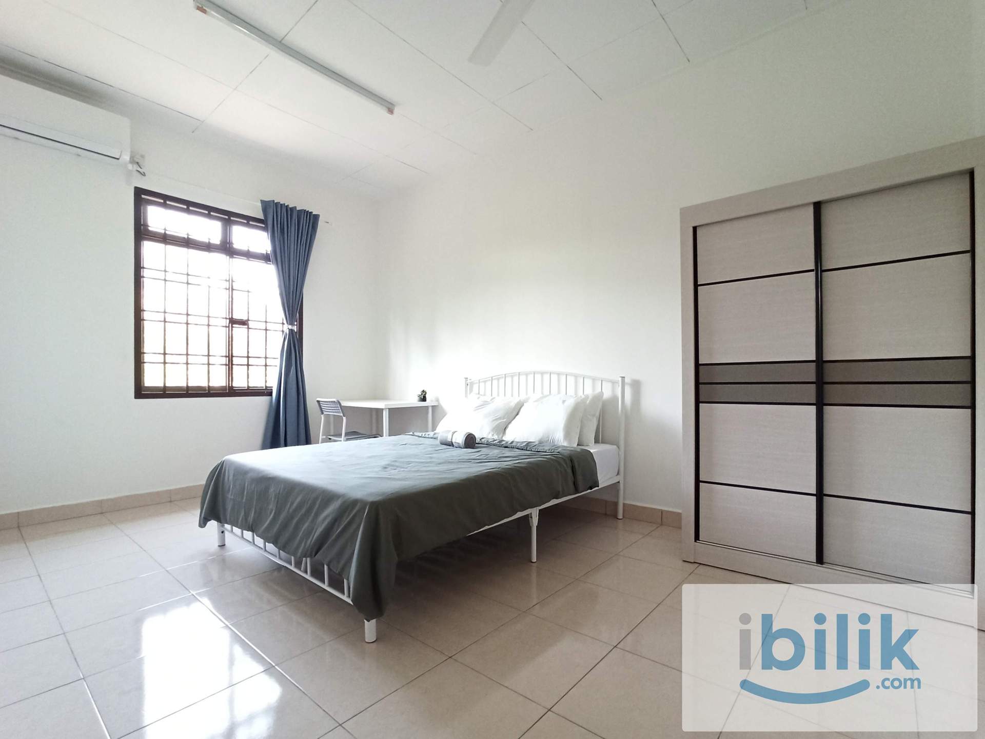 Mount Austin Fully Furnished Medium Aircon Room for Rent - Image 1