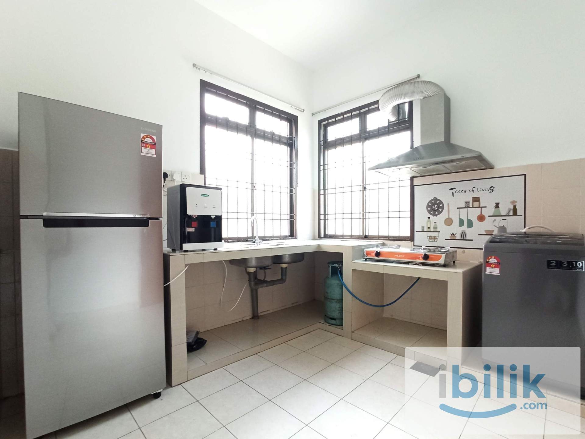Mount Austin Fully Furnished Medium Aircon Room for Rent - Image 3