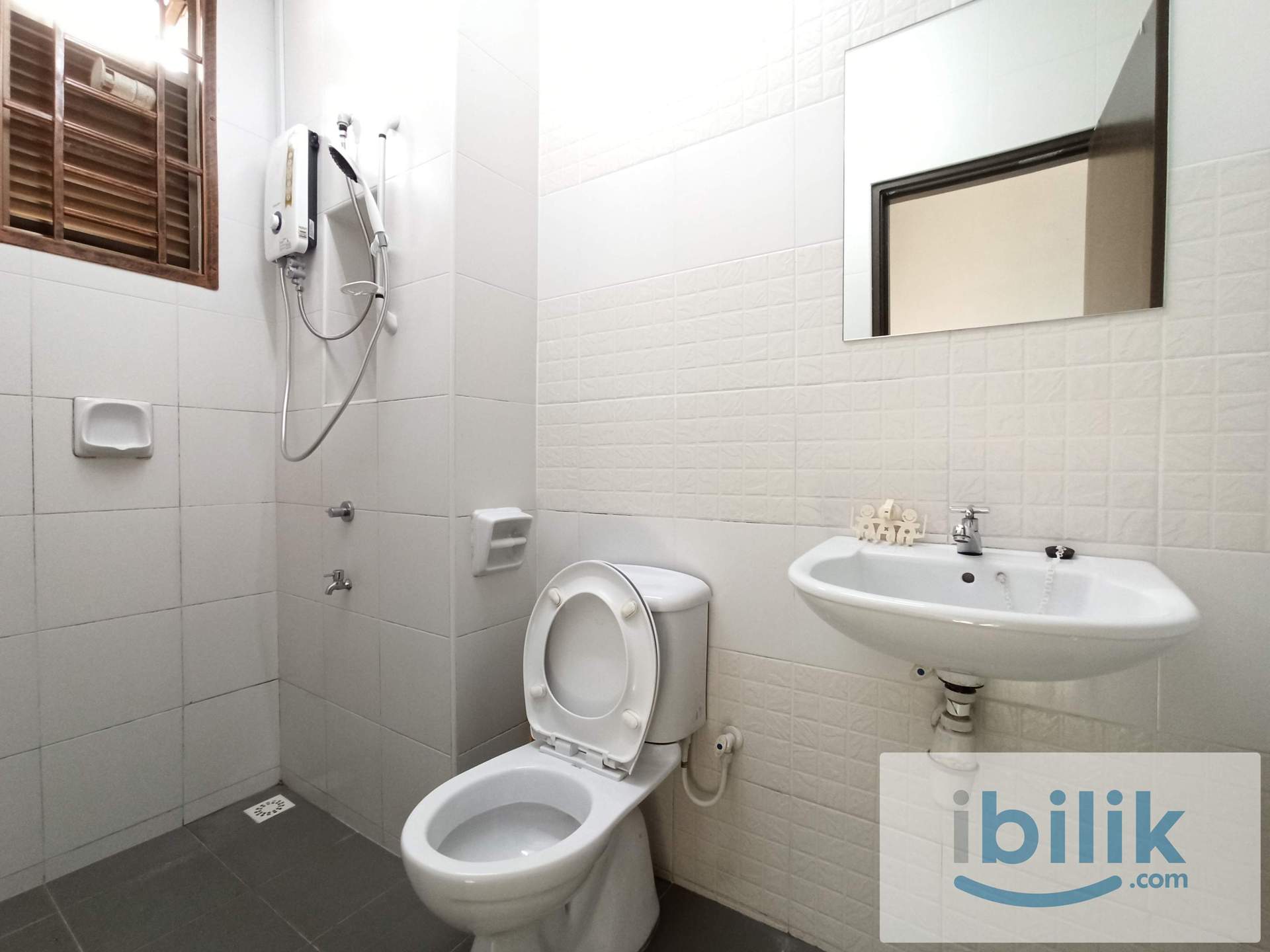 Bandar Dato Onn Fully Furnished Medium Room with Private Bathroom for Rent - Image 2