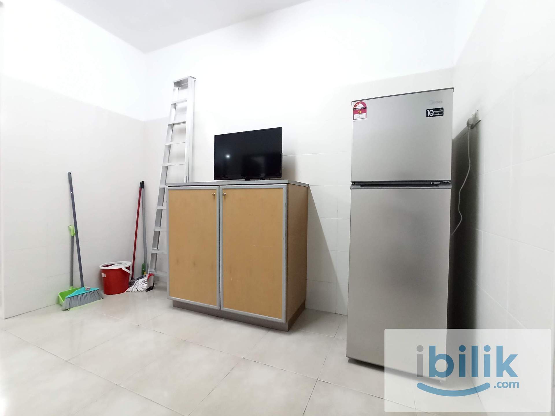 Bandar Dato Onn Fully Furnished Medium Room with Private Bathroom for Rent - Image 3