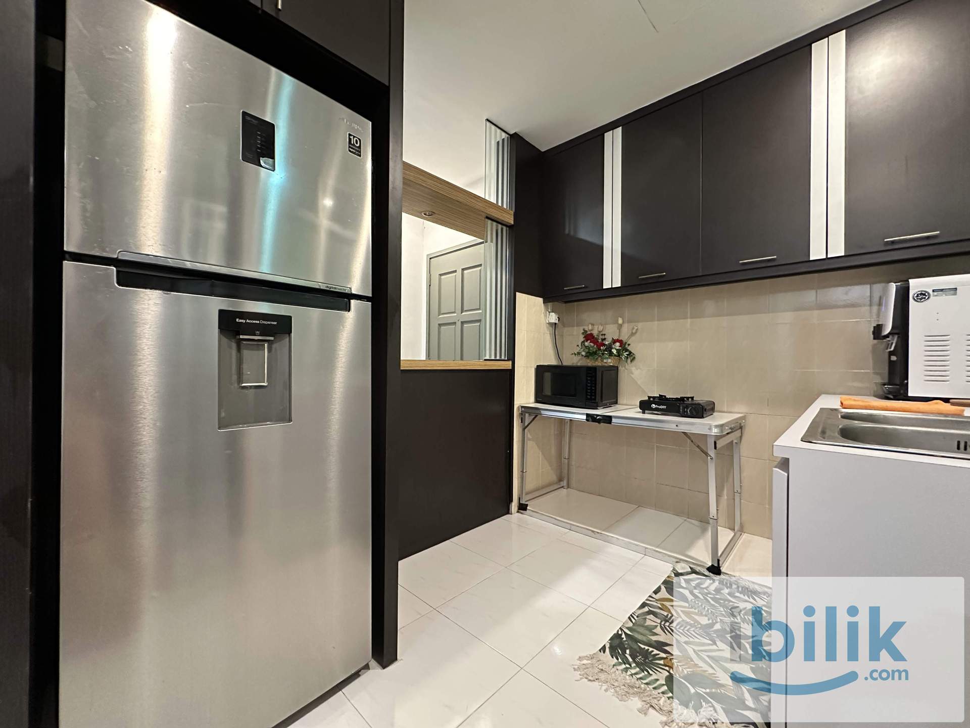 ❣️Mount Austin Condo Fully Furnished Master Room with Private Bathroom❣️ - Image 3