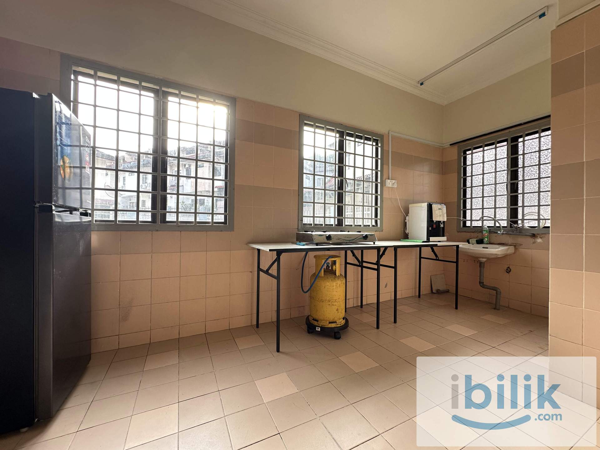 🌟Mount Austin Fully Furnished Single Aircon Room for Rent🌟 - Image 3