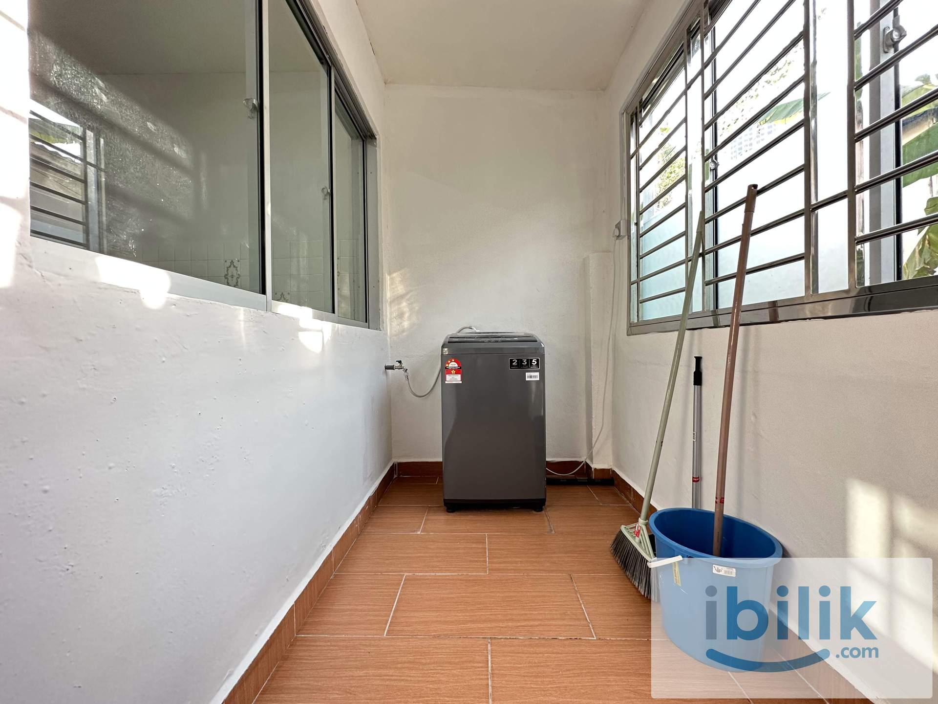 Taman Abad KSL Fully Furnished Balcony Medium Room for Rent - Image 4