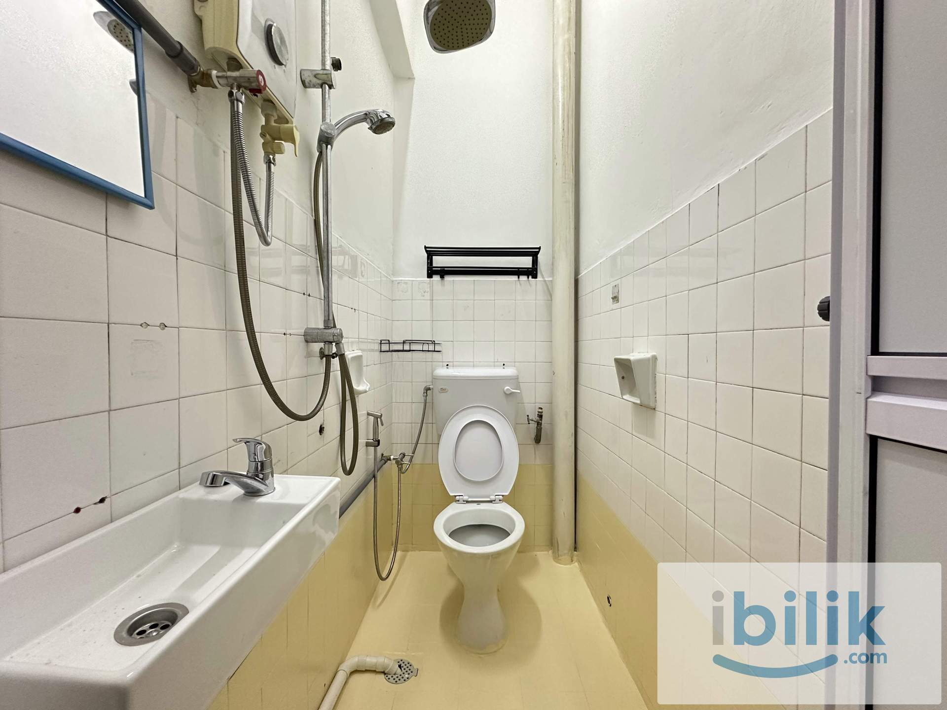 🌟Taman Anggerik, Kempas Fully Furnished Middle Room for Rent🌟 - Image 2