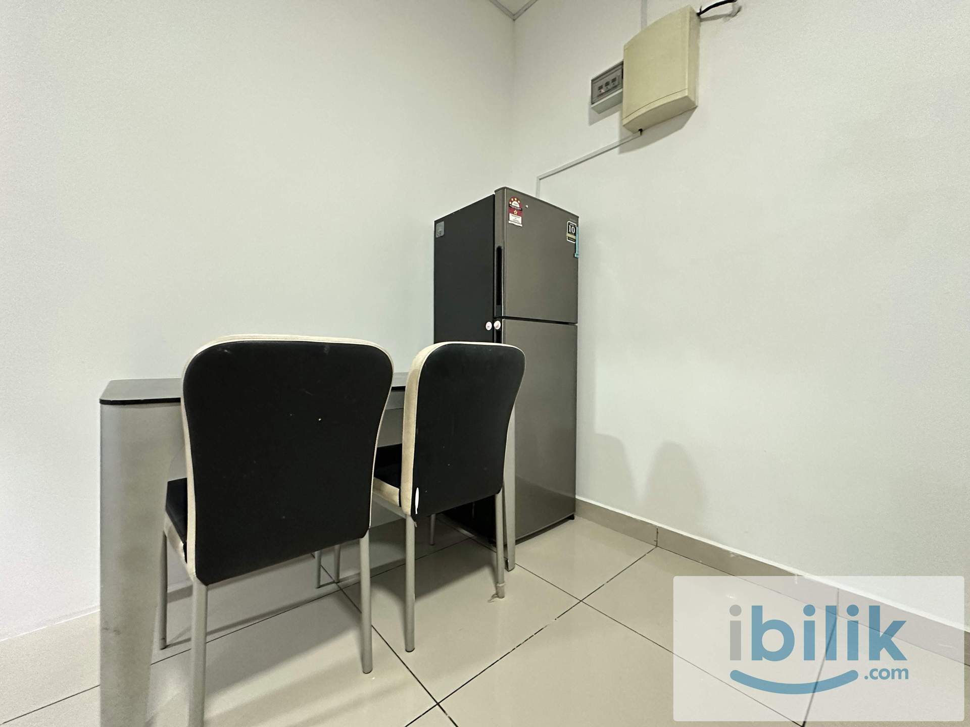 Taman Perling Condo Fully Furnished Balcony Room for Rent - Image 4
