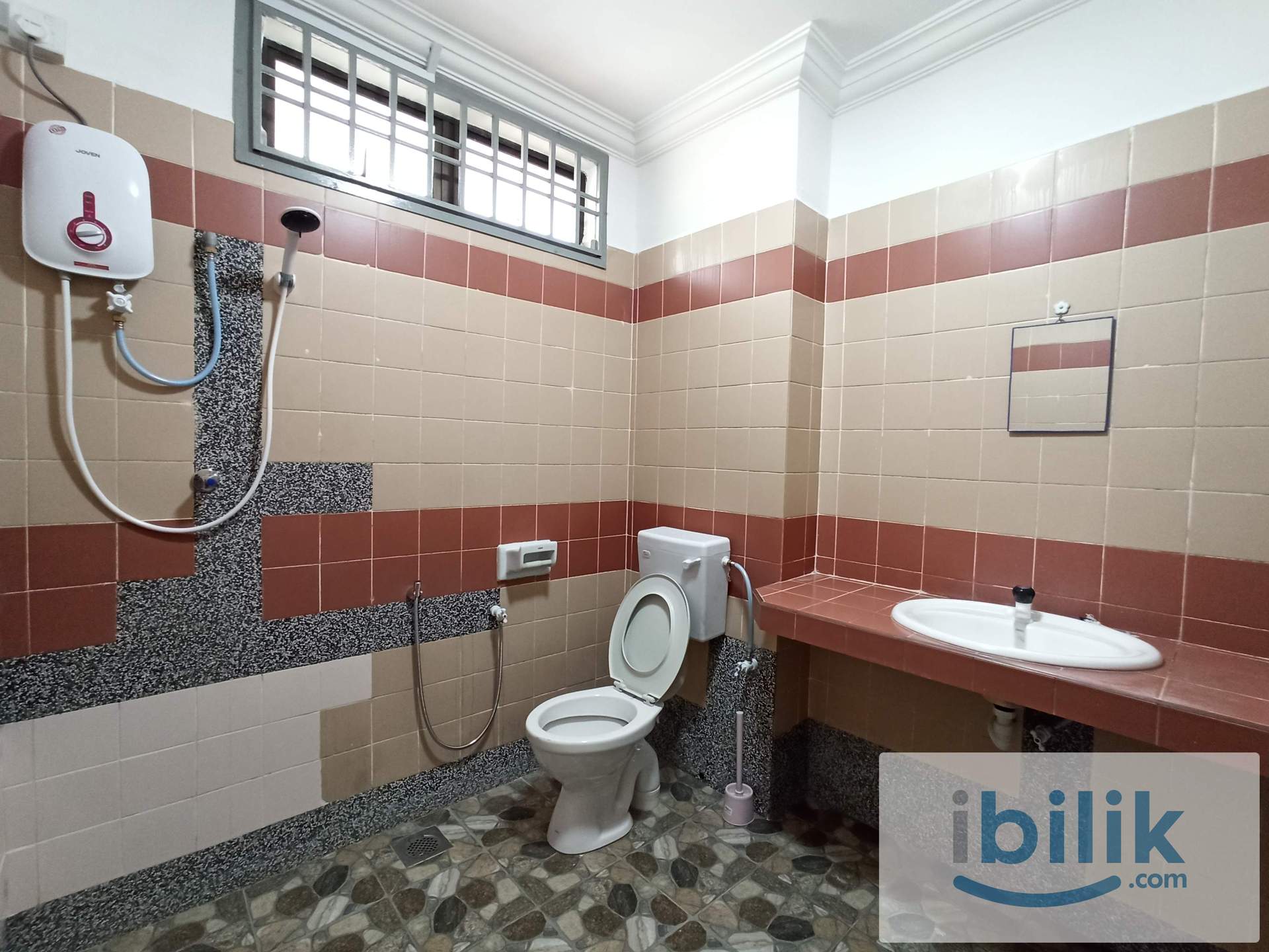 💗Mount Austin Fully Furnished Master Room with Private Bathroom for Rent💗 - Image 2