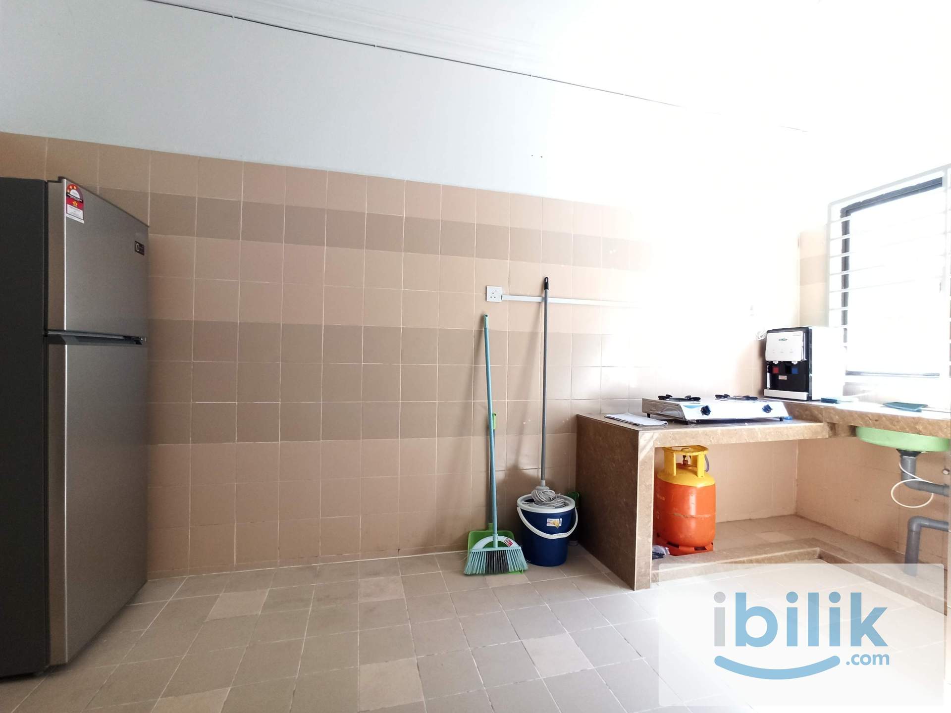 💗Mount Austin Fully Furnished Master Room with Private Bathroom for Rent💗 - Image 3