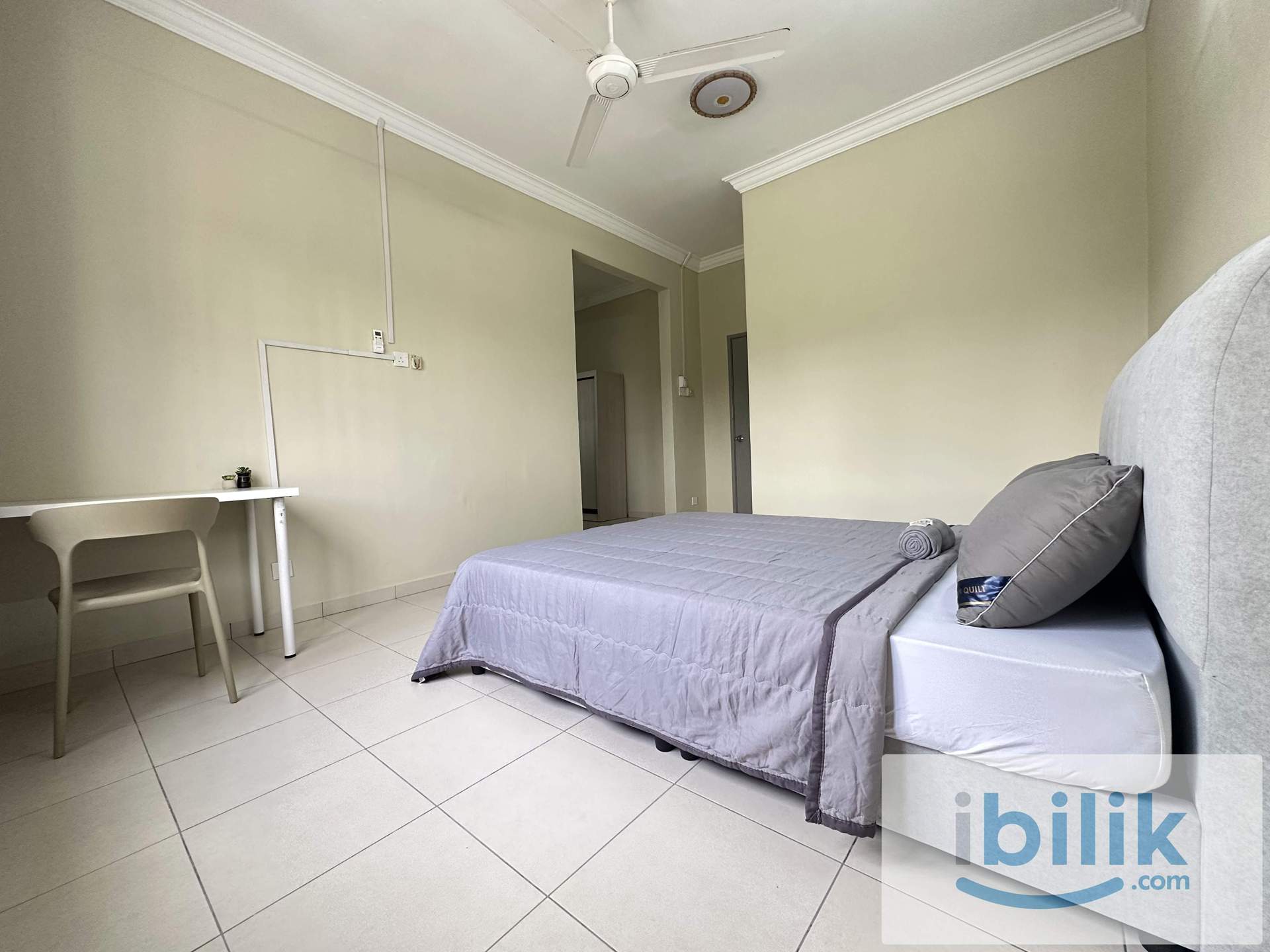 ❤️🧡💛Mount Austin Fully Furnished Master Room with Private Bathroom for Rent - Image 2