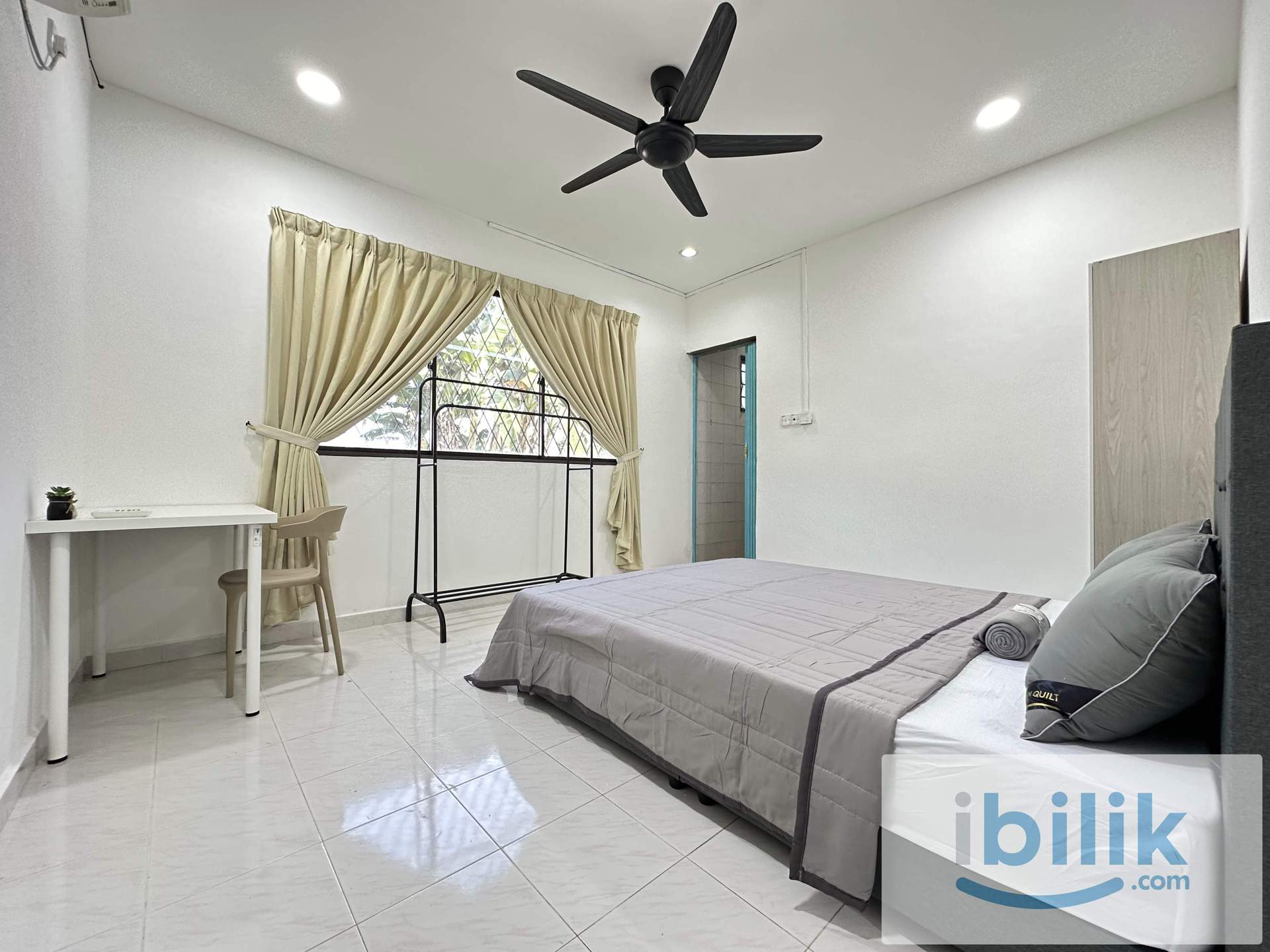 ❤️Senai Cozy & Big Fully Furnished Master Room with Private Bathroom for Rent❤️ - Image 1