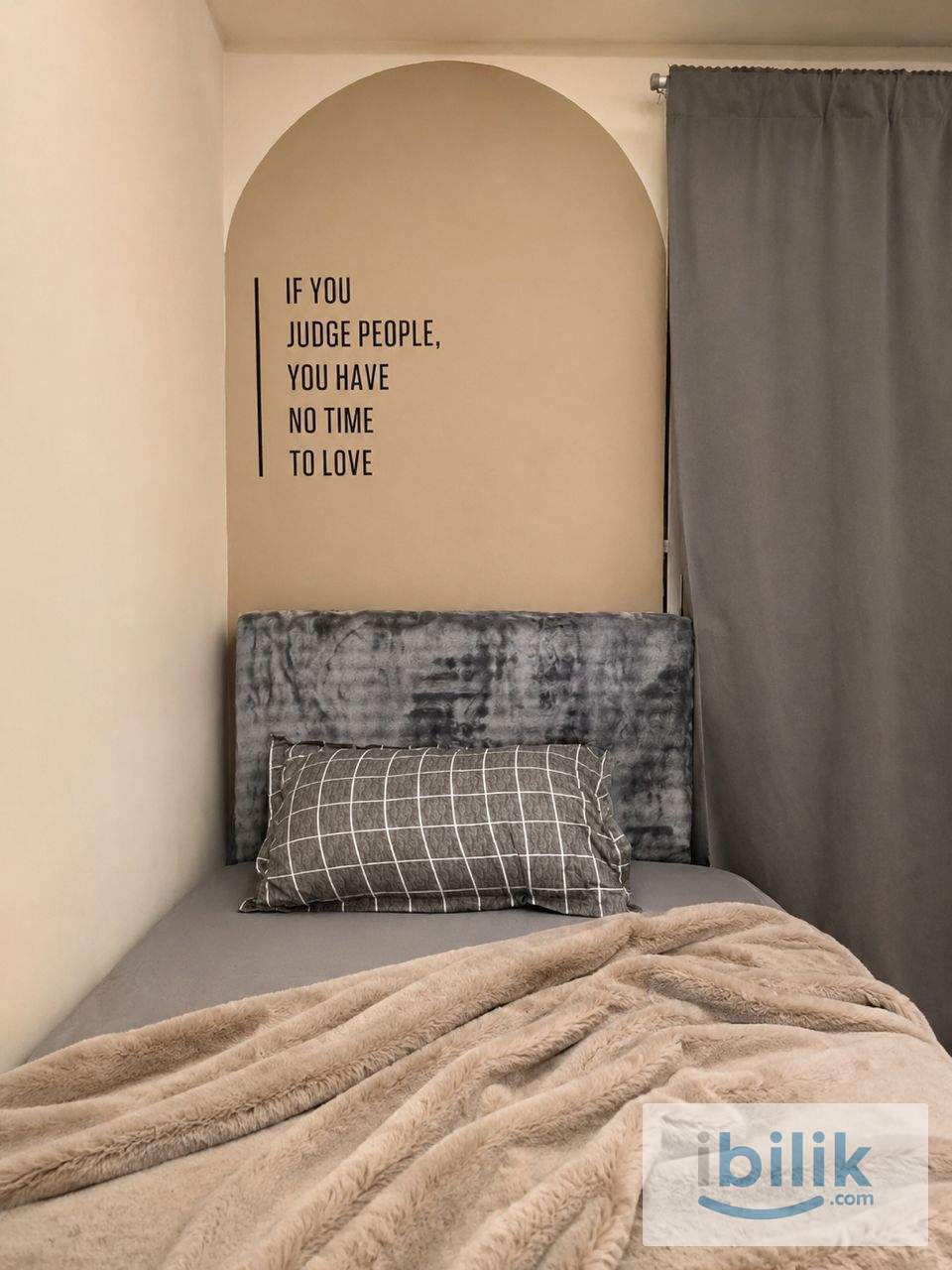 Single Room - Image 1