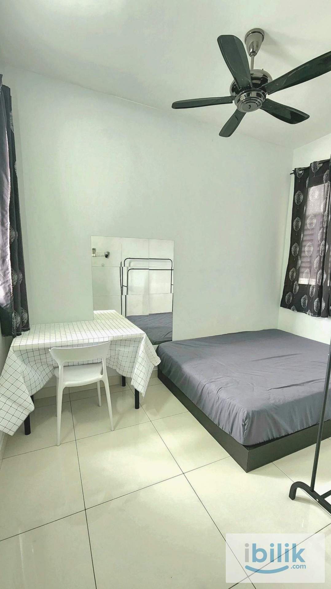 Female room near Equine park behind giant MRT2  - Image 1