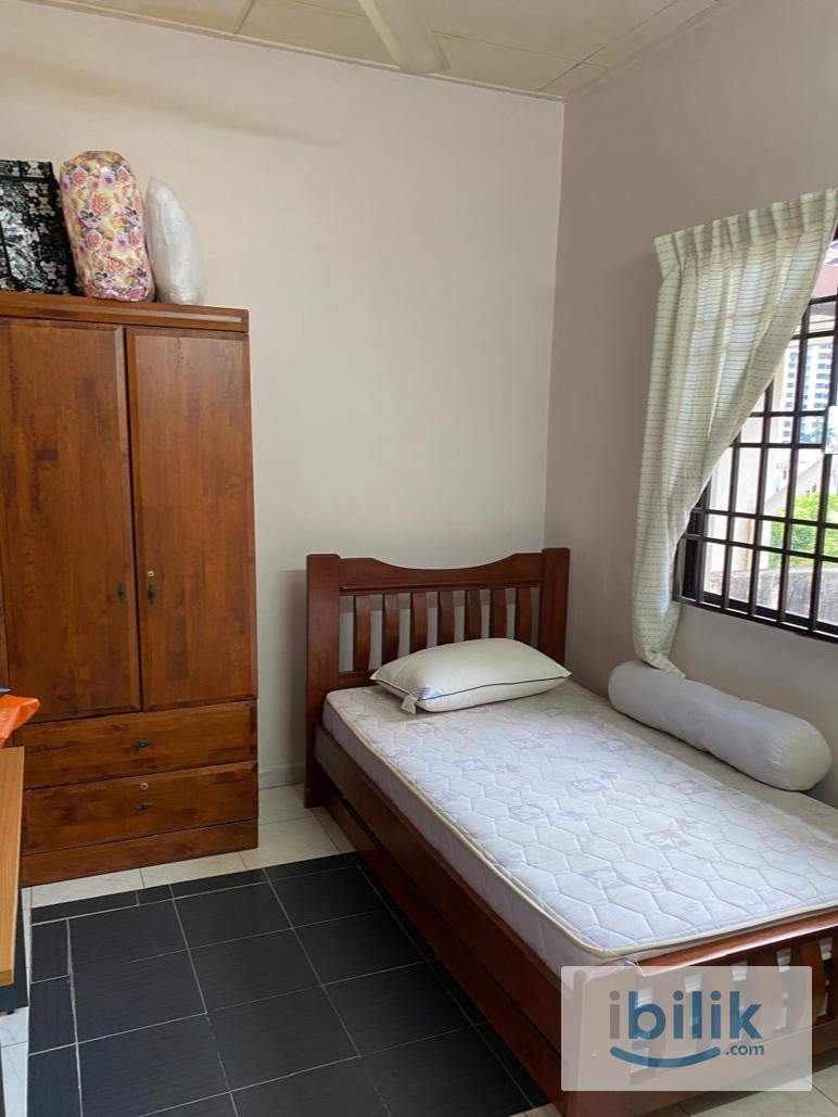 Middle Room for Rent - Image 2