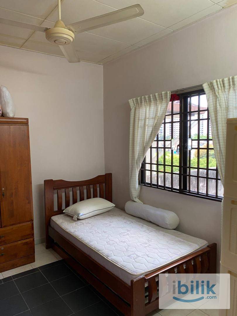 Middle Room for Rent - Image 1