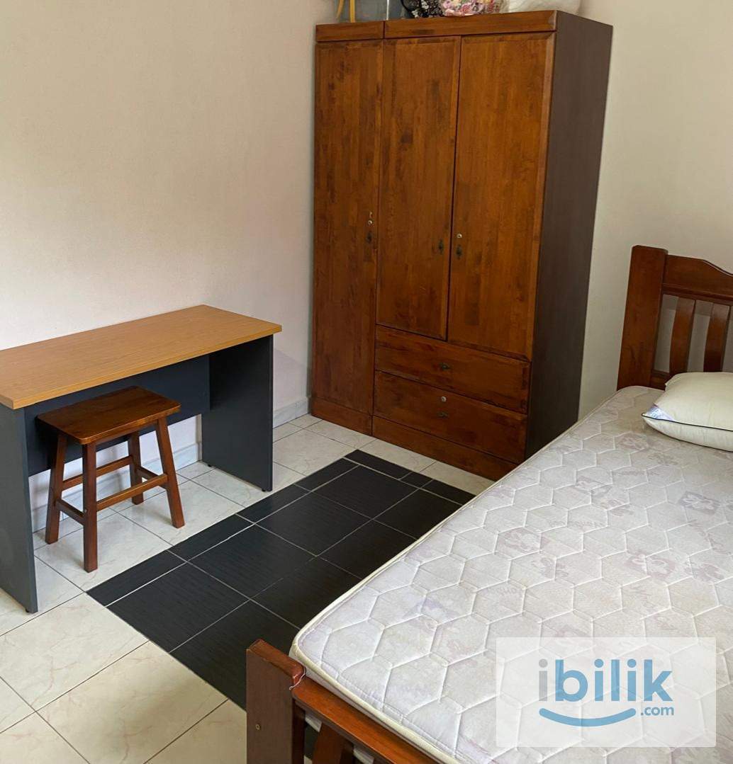 Middle Room for Rent - Image 6