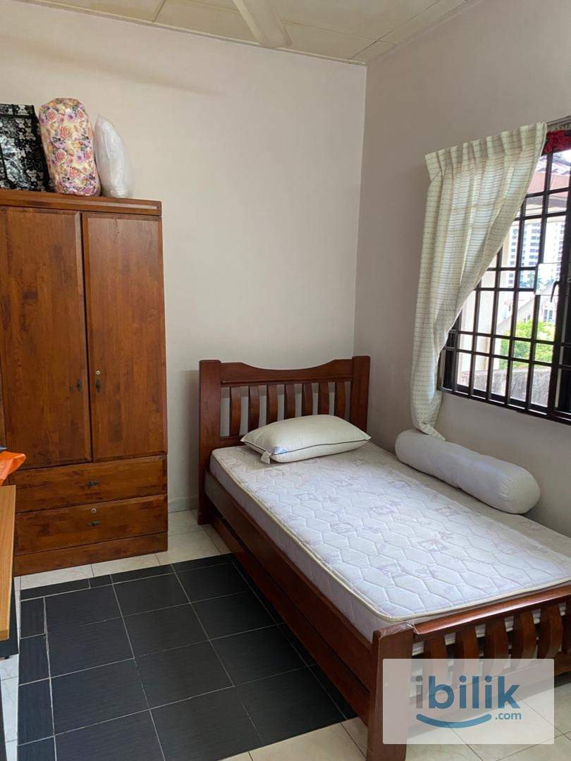 Middle Room for Rent - Image 8