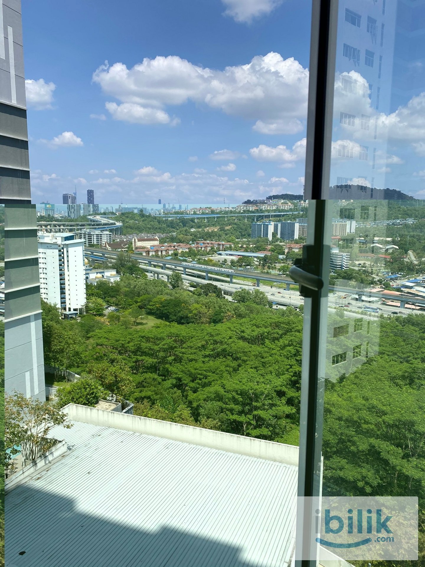 KL City Genting view Master Room at Green Residence Cheras South - Image 3