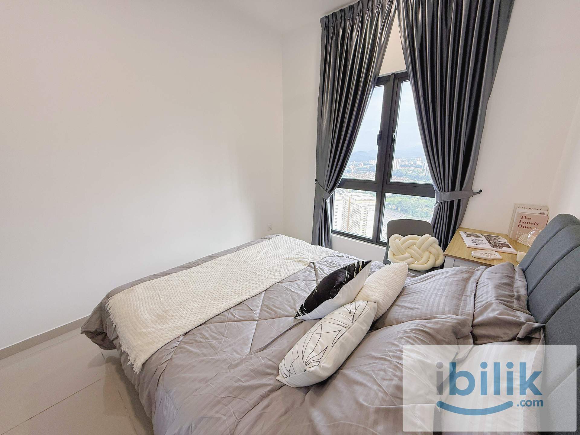 MEDIUM ROOM WITH BALCONY FOR RENT AT D'QUINCE NEARBY TO KOTA DAMANSARA/IKEA/ STARLING MALL/ SUNWAY GIZA MALL,KL - Image 1