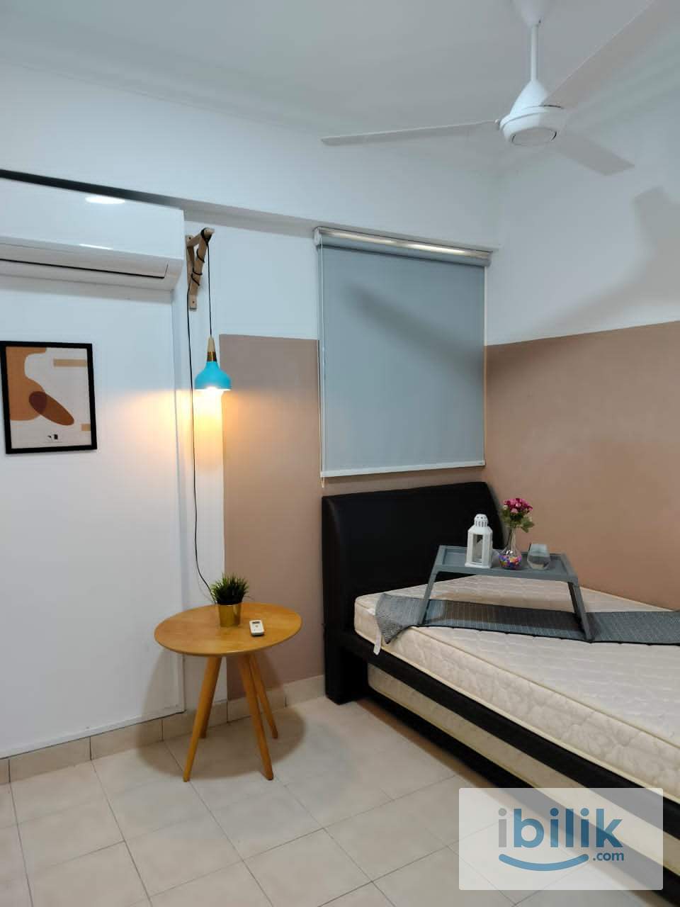 Small Single Room With Windows - Image 1