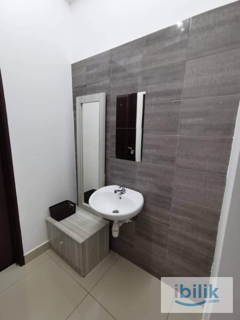 Single Room With Windows @ Symphony Tower Balakong - Image 1