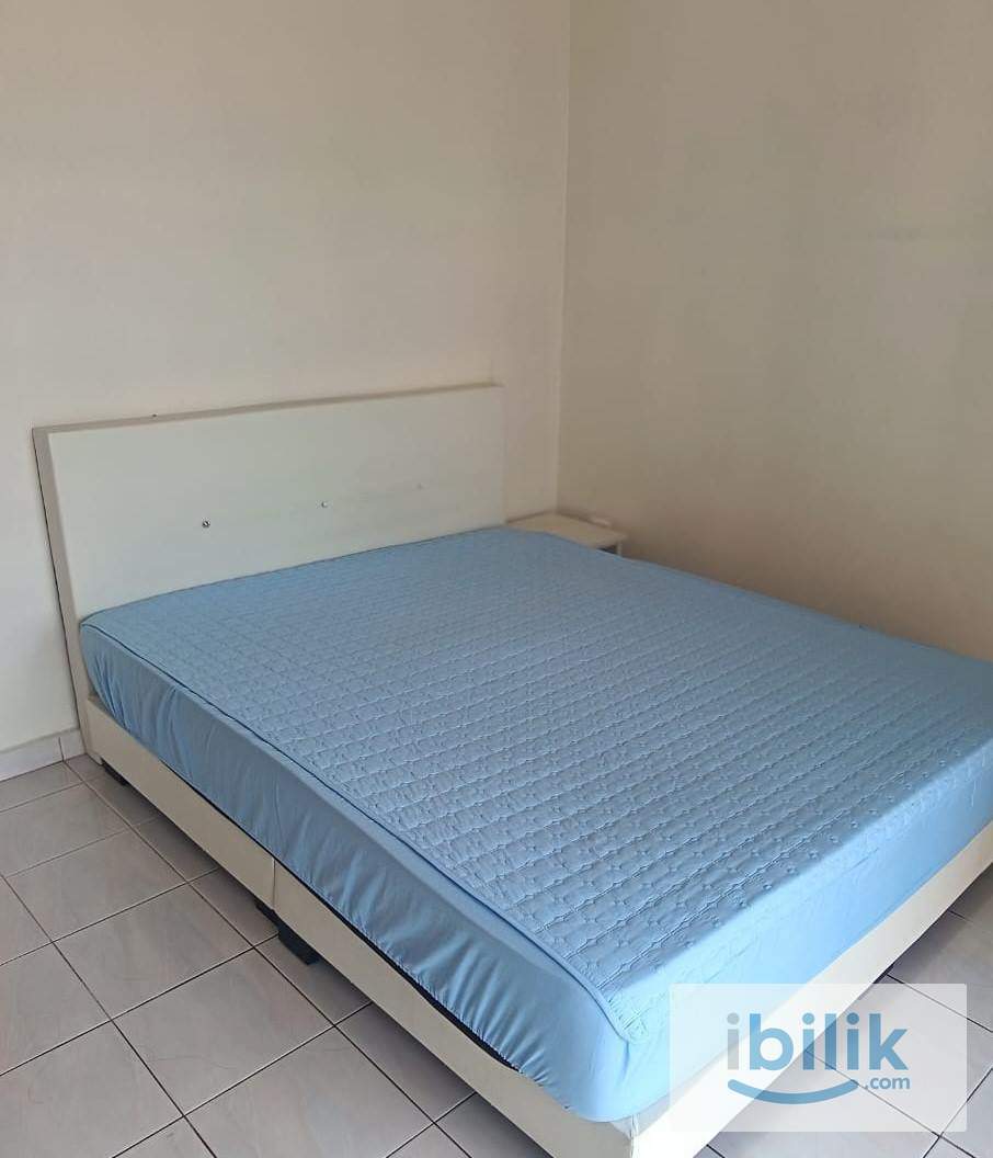 Master bedroom KLCC View Corner Unit in KL ( Female Unit ) - Image 3