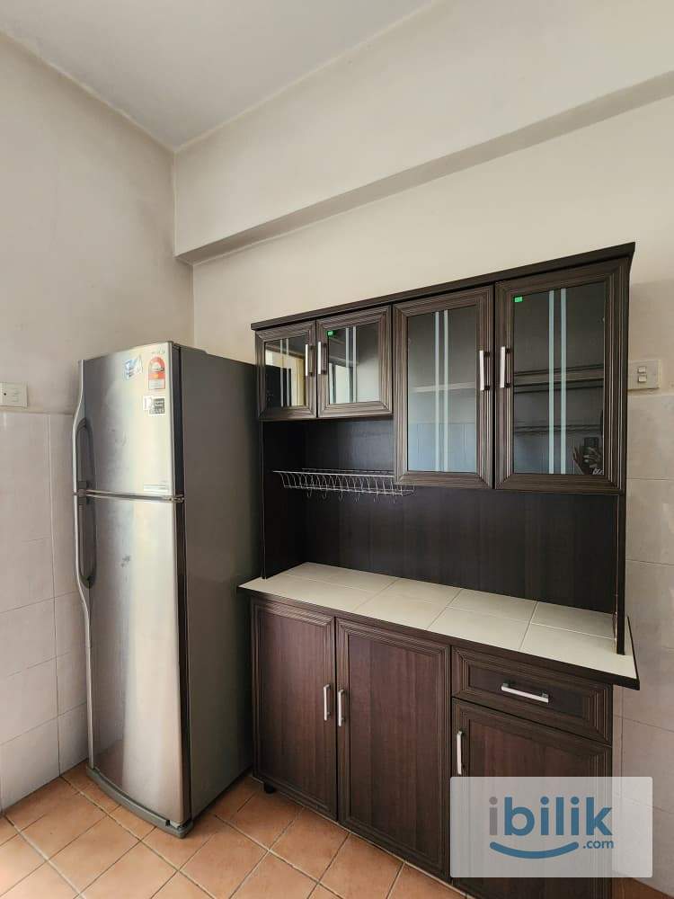 Master bedroom KLCC View Corner Unit in KL ( Female Unit ) - Image 6