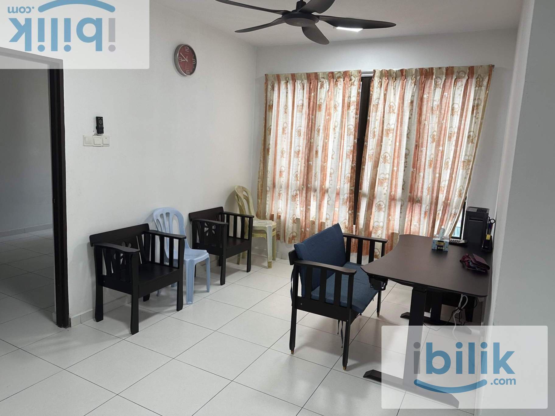 Middle Room for Rent - Image 4