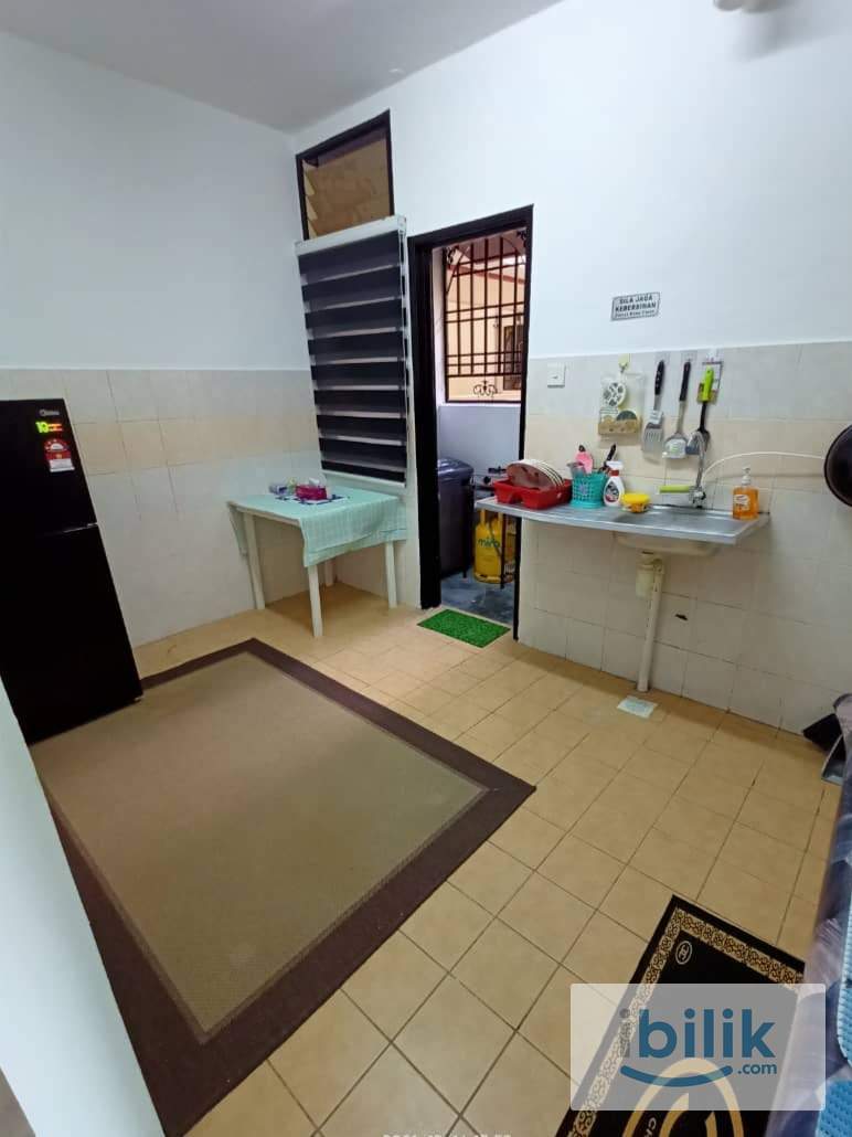 Small Room Male at Desaminium Rimba, Seri Kembangan near UPM Puncak Jalil Serdang AEON GIANT Putrajaya - Image 5
