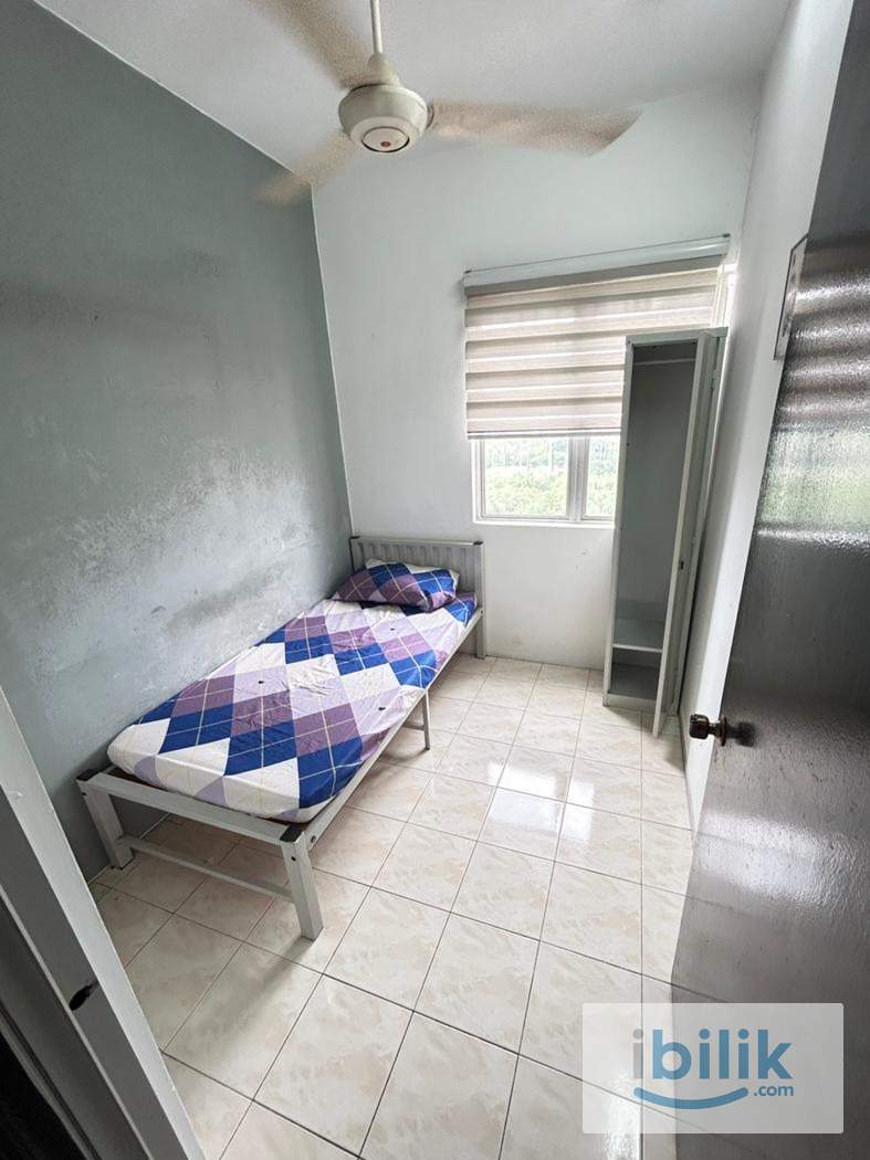 Single Room Male Muslim at Desaminium Rimba, Bandar Putra Permai near Taman Equine Hospital Serdang UPM  MAEPS IOI City  - Image 1