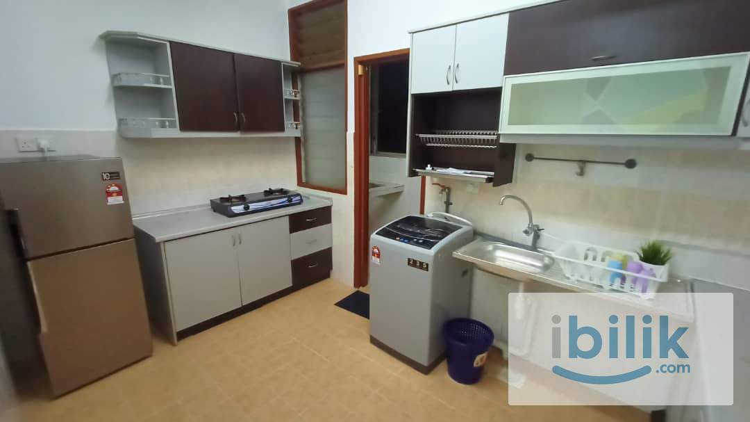 Small Room Male at Desaminium Rimba, Bandar Putra Permai Seri Kembangan Giant Aeon UPM Serdang Putrajaya - Image 5