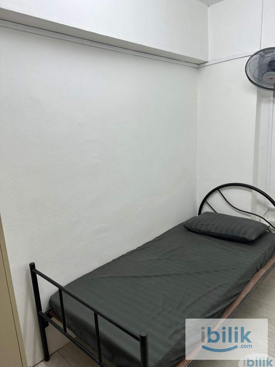 Small Room Male at Pandan Utama, KL near LRT Cempaka Lotus Ampang KPJ Ampang Puteri Maluri Keramat - Image 1