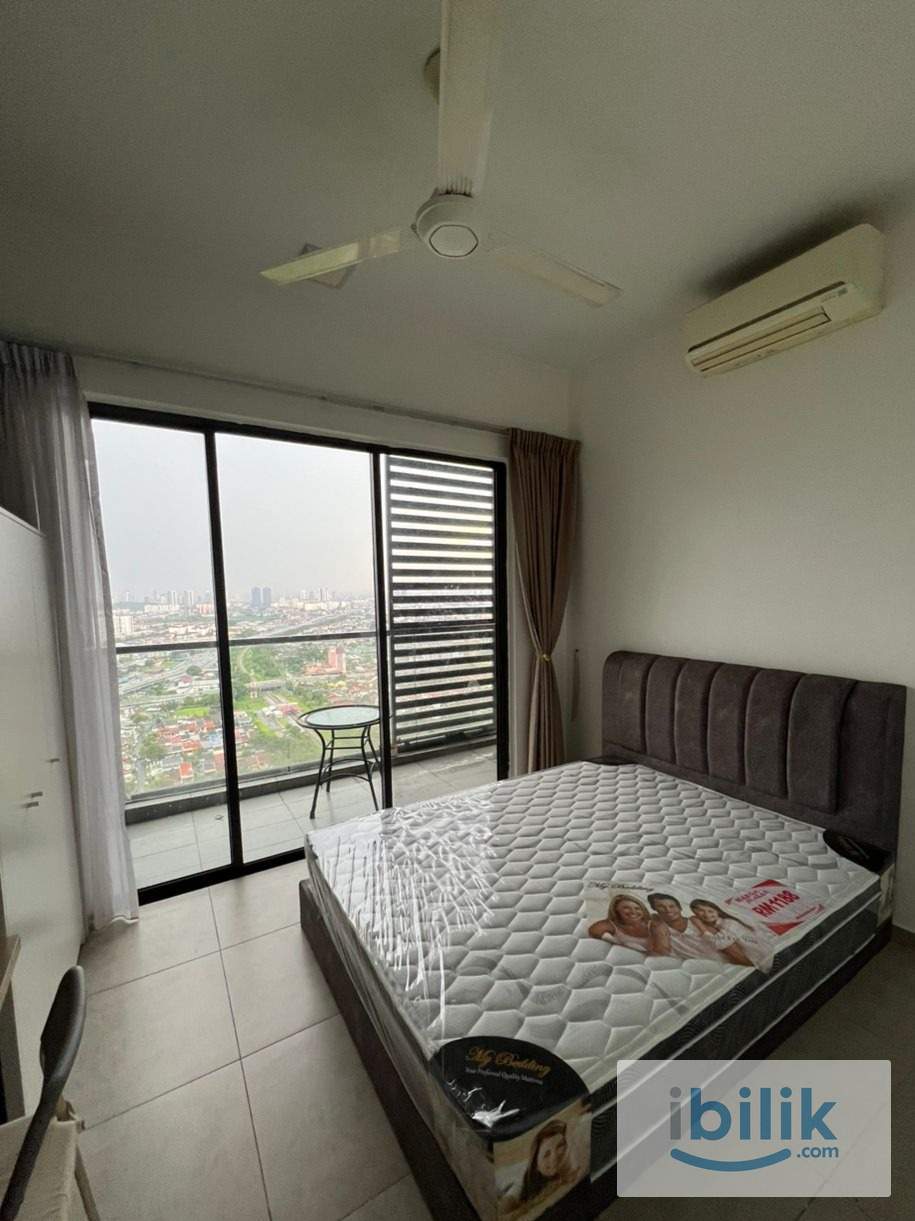 Cozy Balcony Room For Rent - Image 2