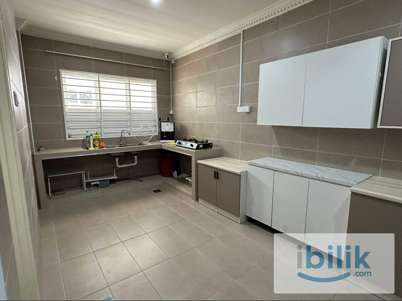 Setia Alam Premium Medium Room Fully Furnished with Shared Bathroom - Image 3