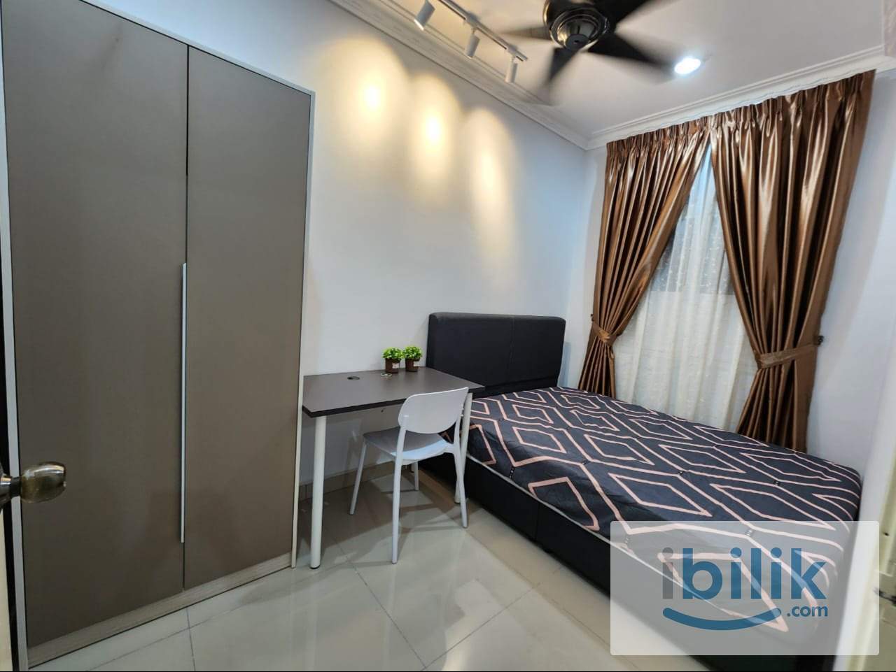 Setia Alam Premium Medium Room Fully Furnished with Shared Bathroom - Image 5