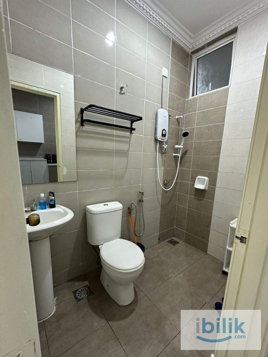 Setia Alam Premium Medium Room Fully Furnished with Shared Bathroom - Image 6