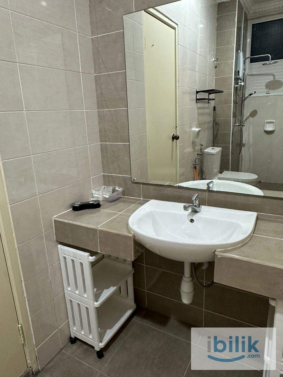 Setia Alam Premium Medium Room Fully Furnished with Shared Bathroom - Image 6