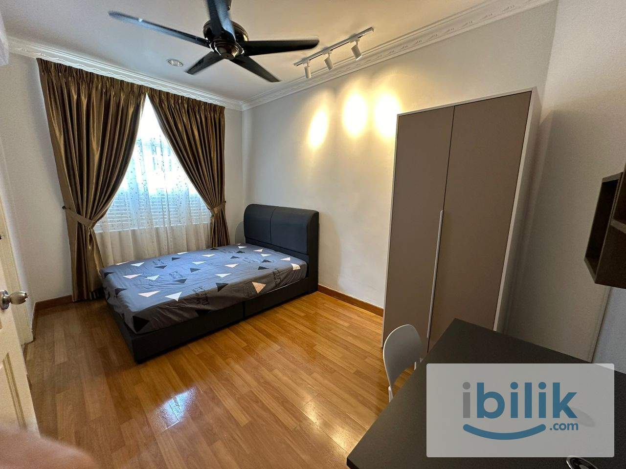 Setia Alam Premium Medium Room Fully Furnished with Shared Bathroom - Image 1