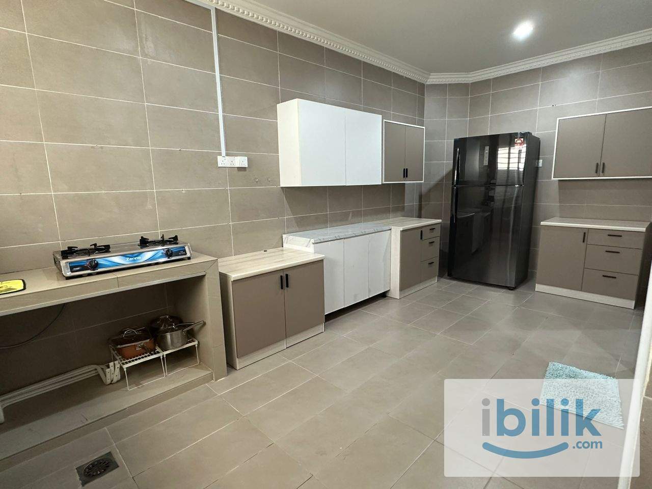 Setia Alam Premium Medium Room Fully Furnished with Shared Bathroom - Image 3