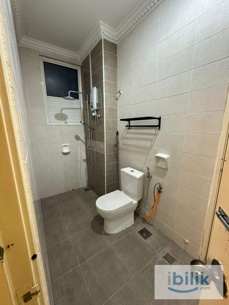Setia Alam Premium Medium Room Fully Furnished with Shared Bathroom - Image 5
