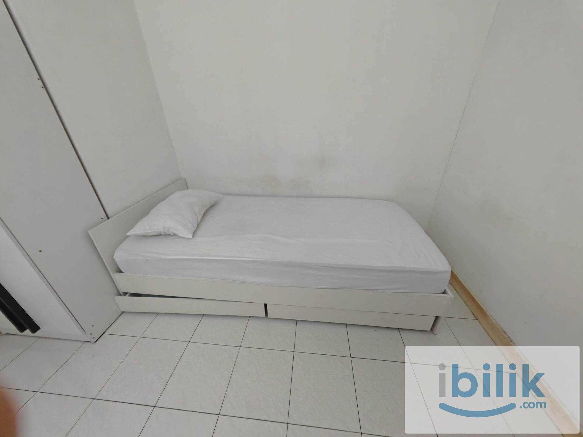 Single female room available - Image 6