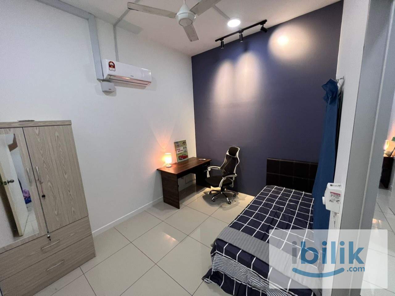 Free WIFI Single Room at Le Pavilion - Image 1