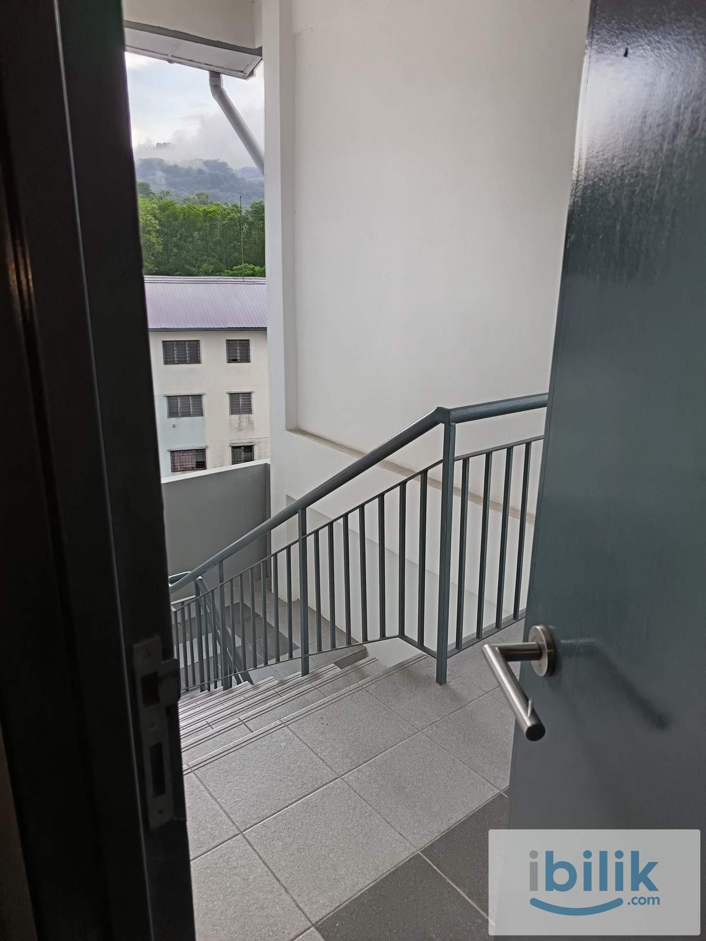 Rawang town next to KPJ Loftbed single room(2 lifts+1 Parking+Kitchen+2BR) - Image 4